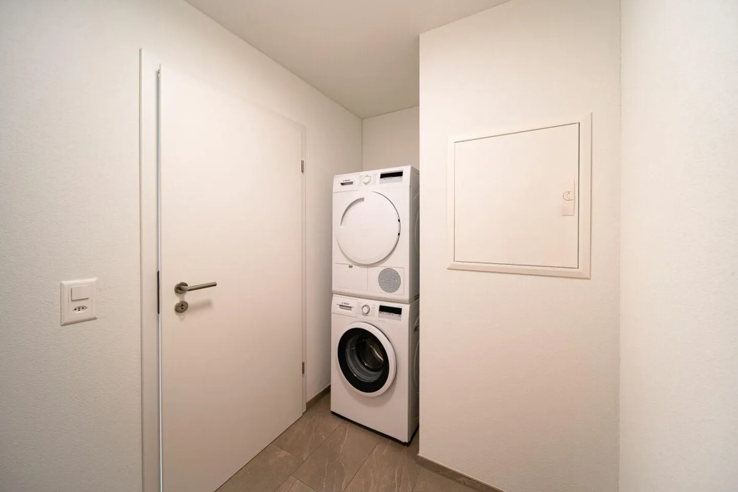 Appartamento al piano terra 3,5 locali con vista sul Reno - Foto 6 di 15