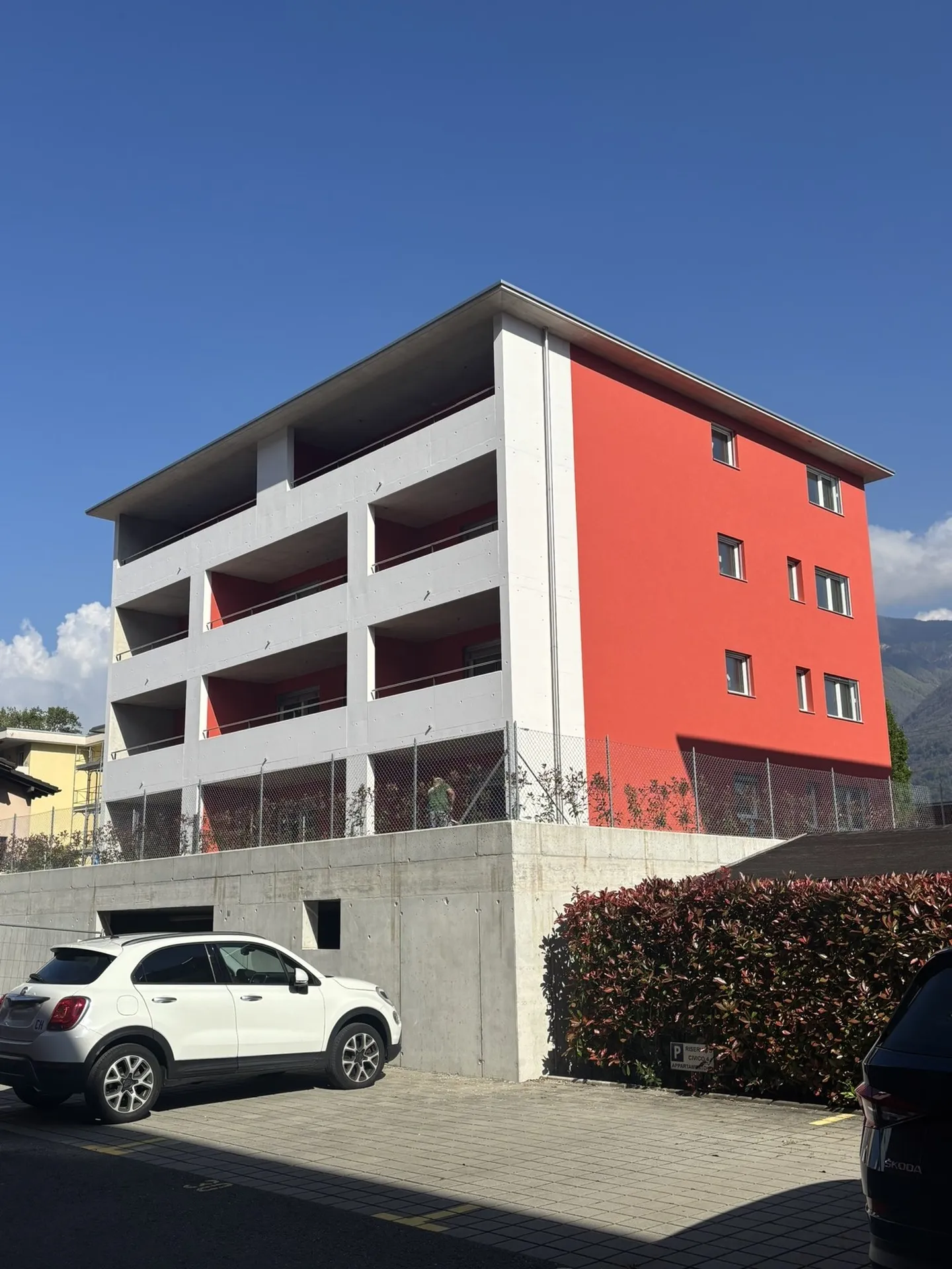 Moderne appartamenti di 2,5 stanze con grande giardino in posizione privilegiata a Cadenazzo - Foto 1 di 9