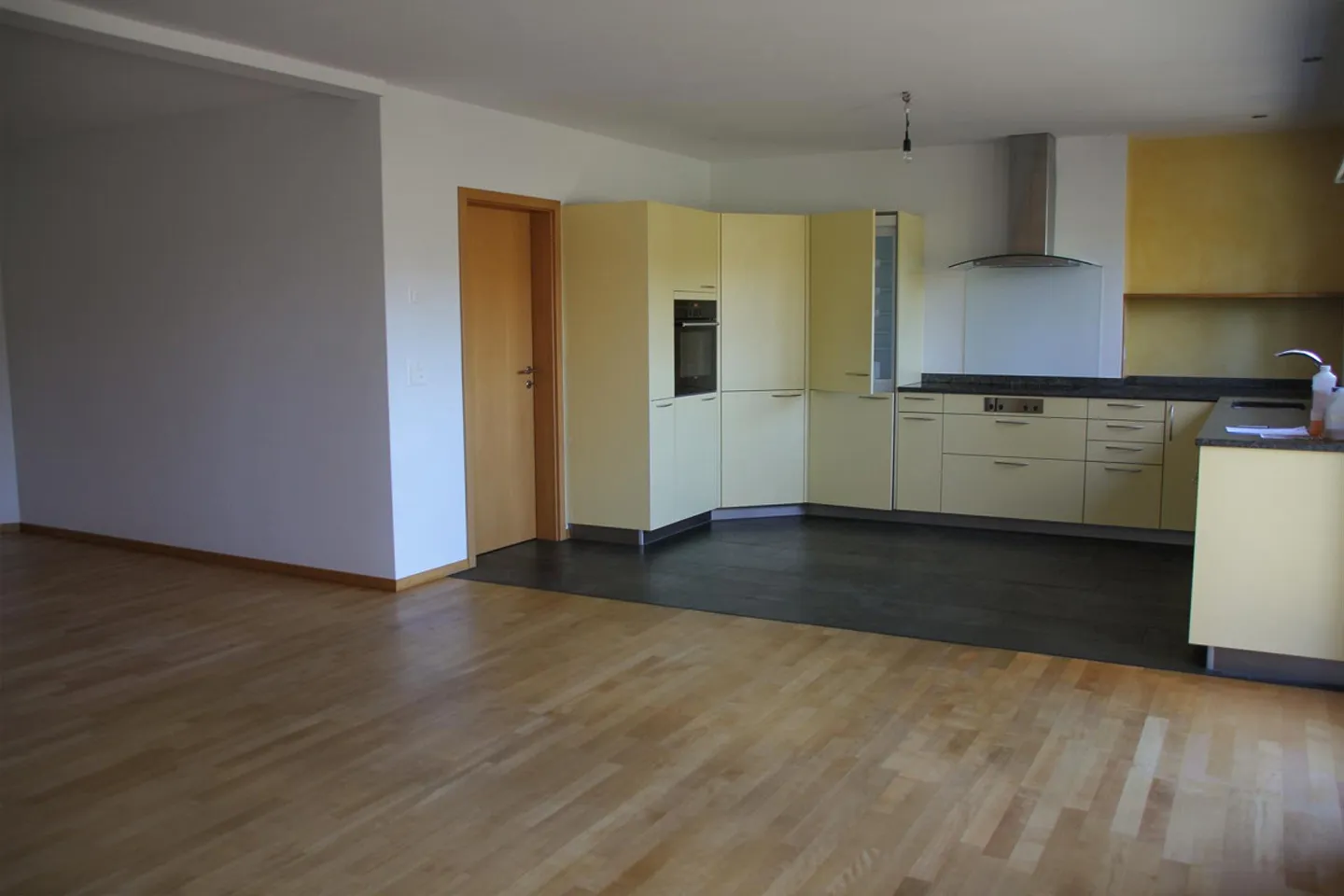 Section de maison de 6,5 pièces avec un haut niveau de finition - Photo 5 sur 13