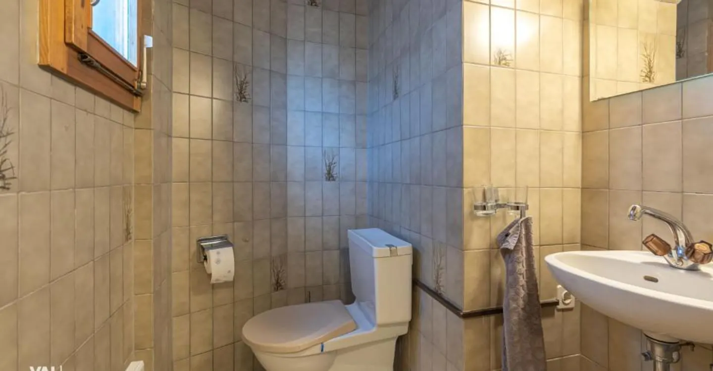 Modern 4.5-Room Apartment in Brig - Photo 8 of 13