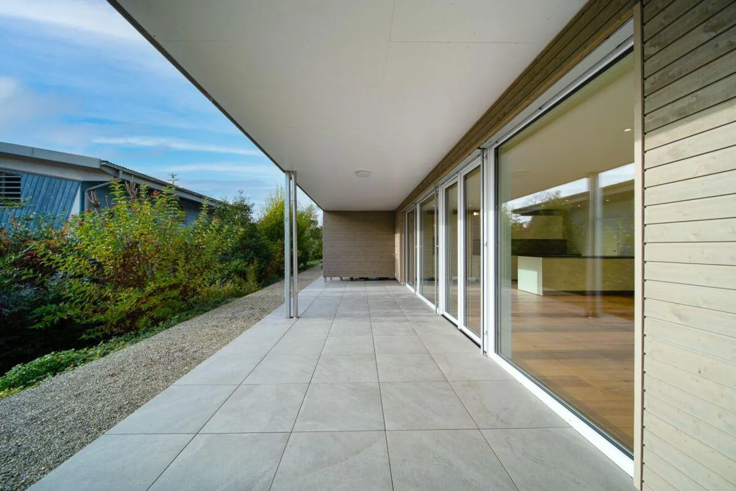 Appartamento al piano terra 3,5 locali con vista sul Reno - Foto 10 di 15