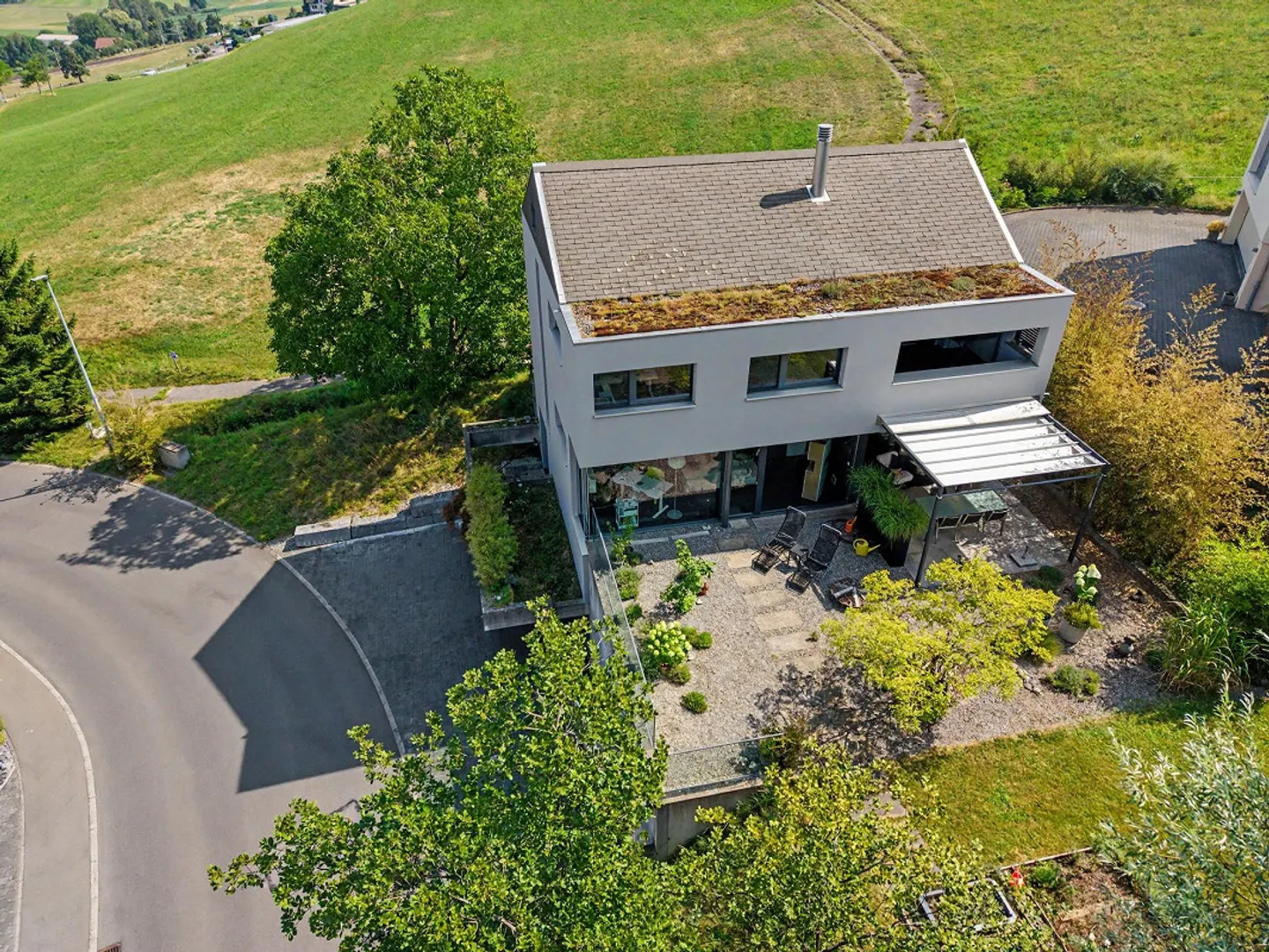 Modernes Einfamilienhaus mit Naturblick - Foto 1 von 8