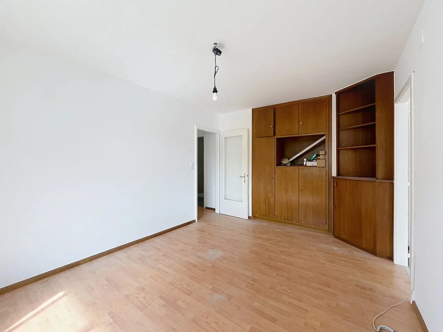 Bel appartement de 2 pièces à proximité du centre-ville - Photo 3 sur 13