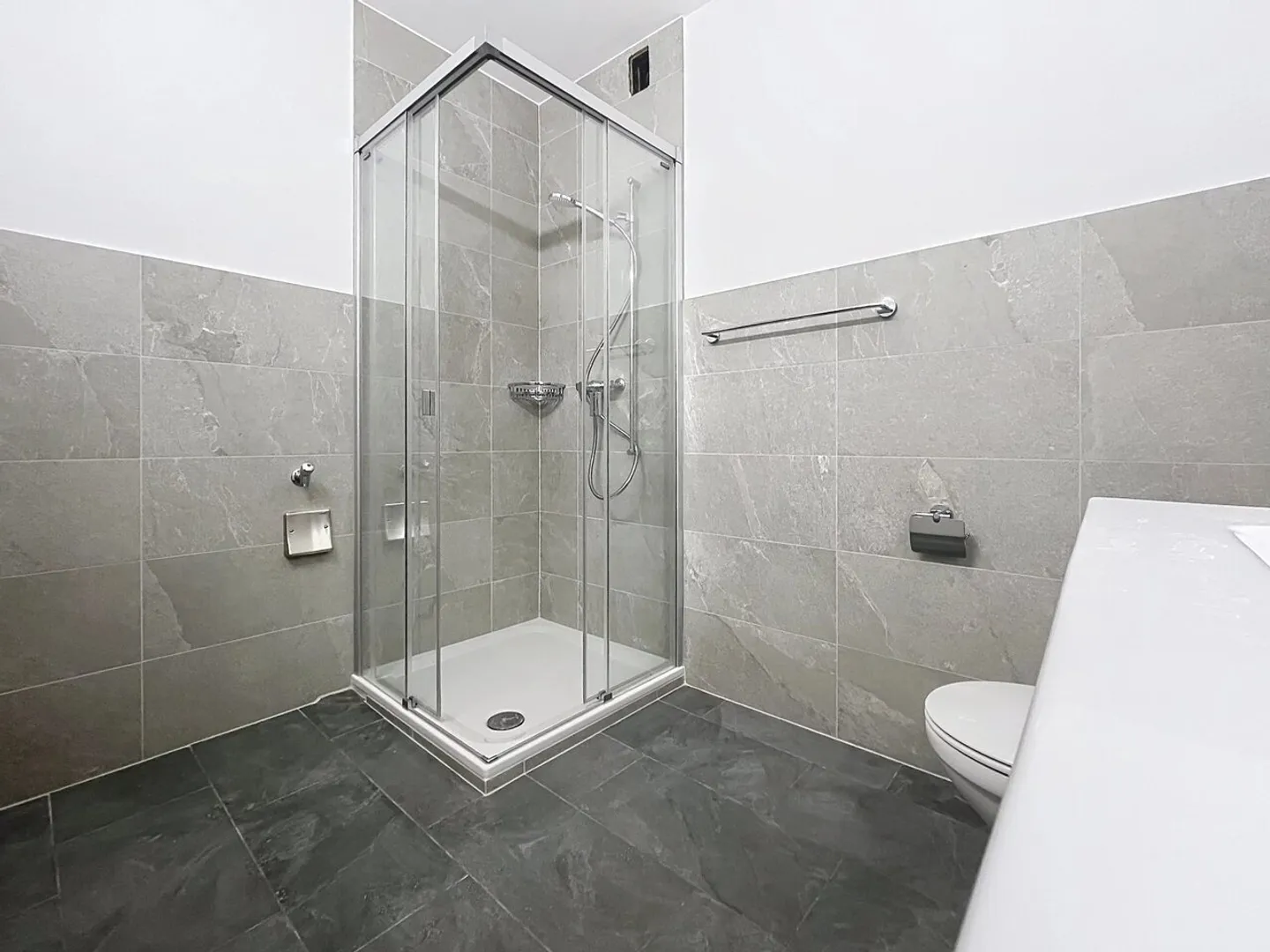 Bel appartement de 2 pièces à proximité du centre-ville - Photo 11 sur 13