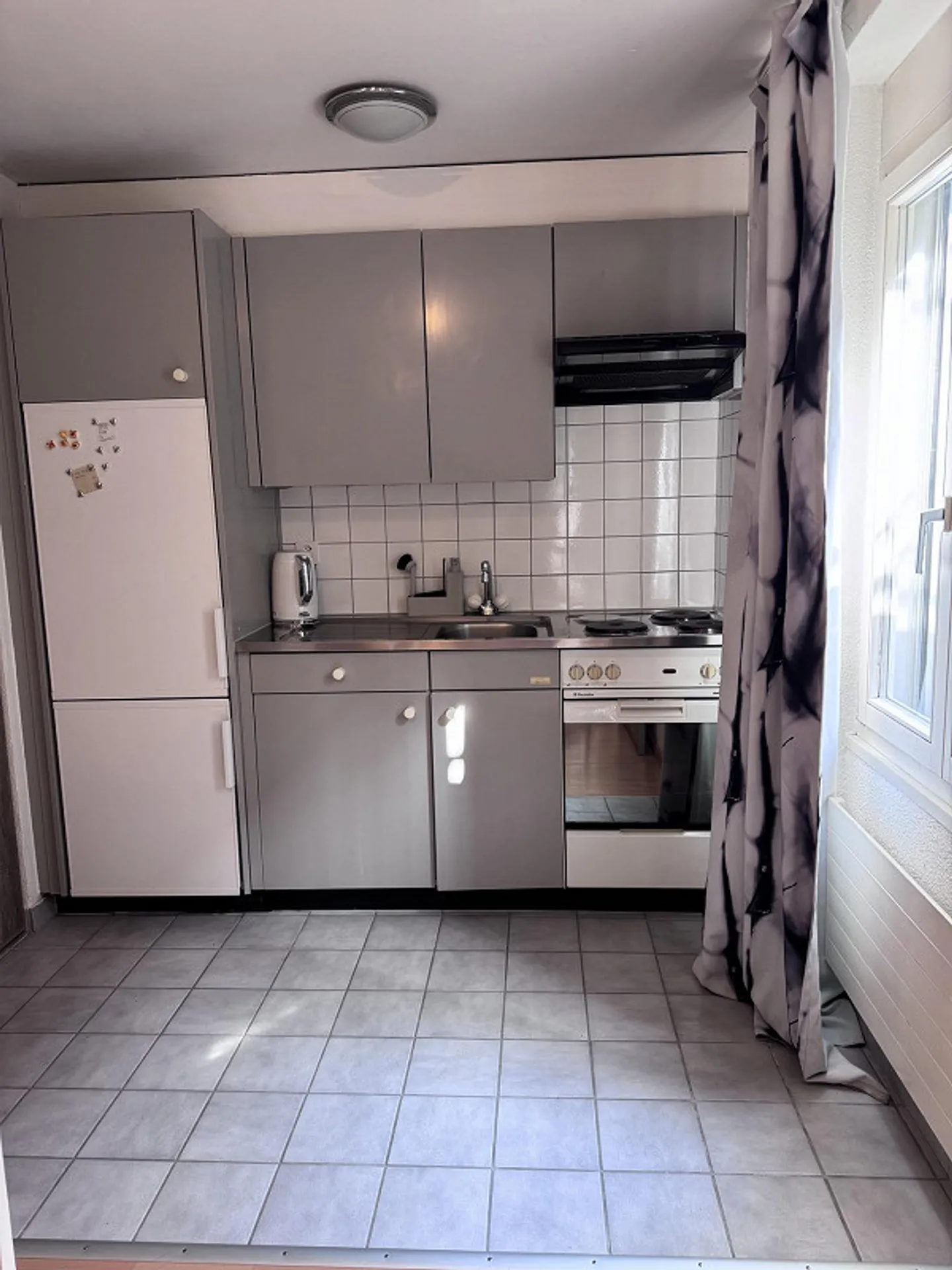 2.5 Room Apartment - Photo 2 of 10