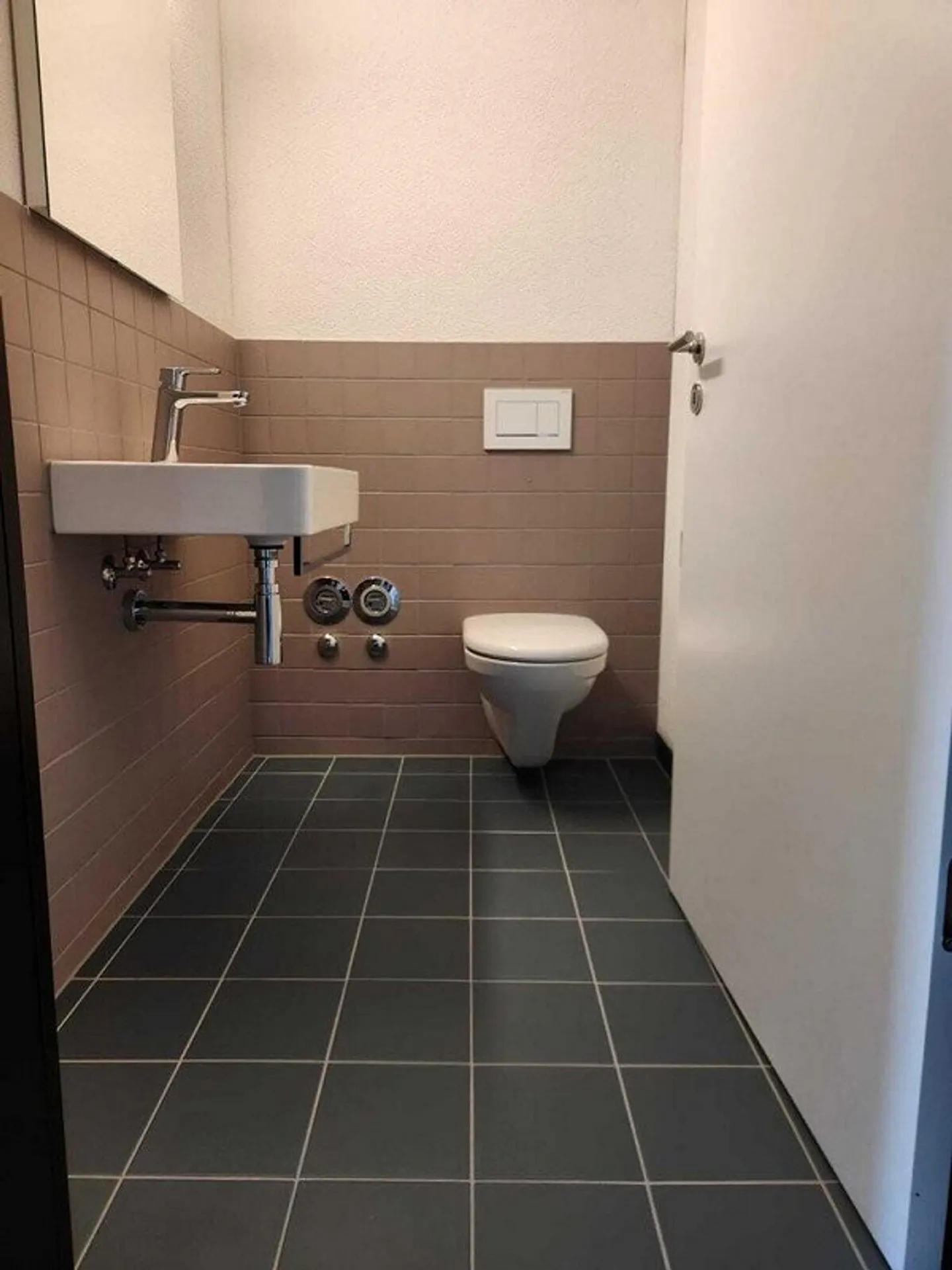 Appartement neuf attrayant dans le meilleur emplacement directement sur la Glatt - Photo 4 sur 6