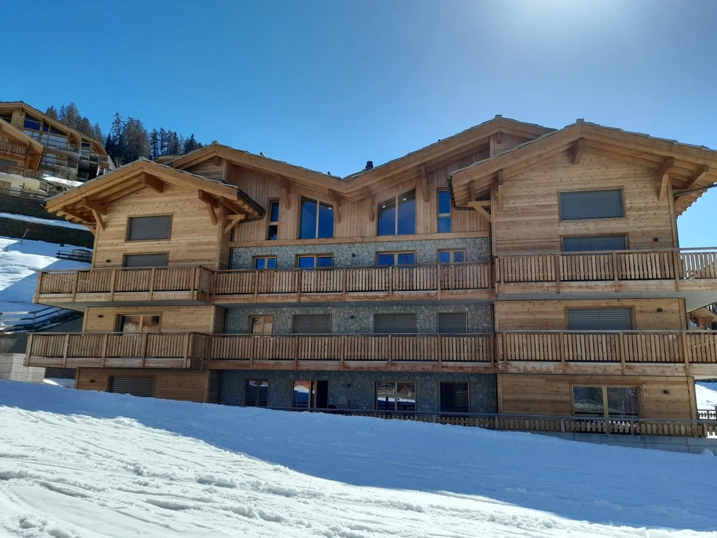 BEL APPARTEMENT SKI IN SKI OUT EN REZ - Photo 1 sur 8