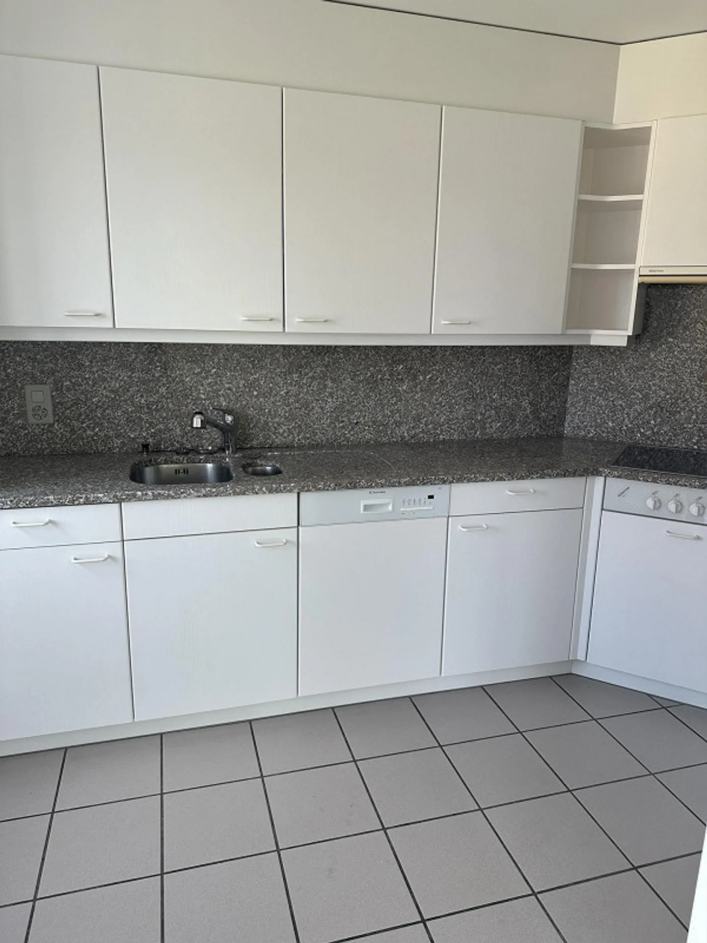 Ampio appartamento di 3,5 locali in una posizione splendida - Foto 3 di 7