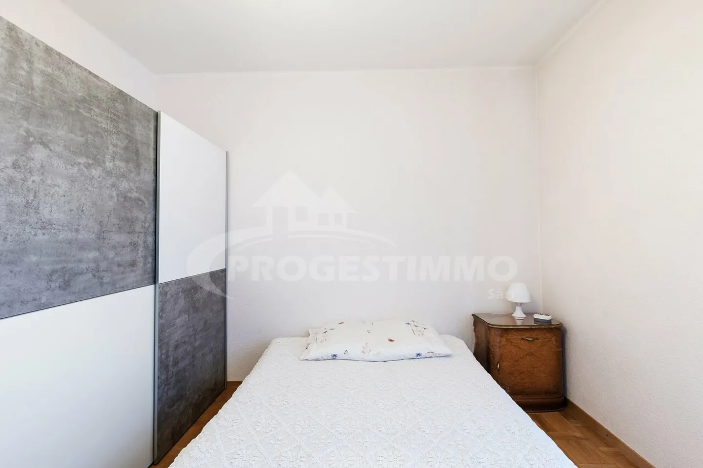 APPARTAMENTO DI 5.5 STANZE CON STUDIO ANNESSO AL PREZZO DI VENDITA - Foto 6 di 10
