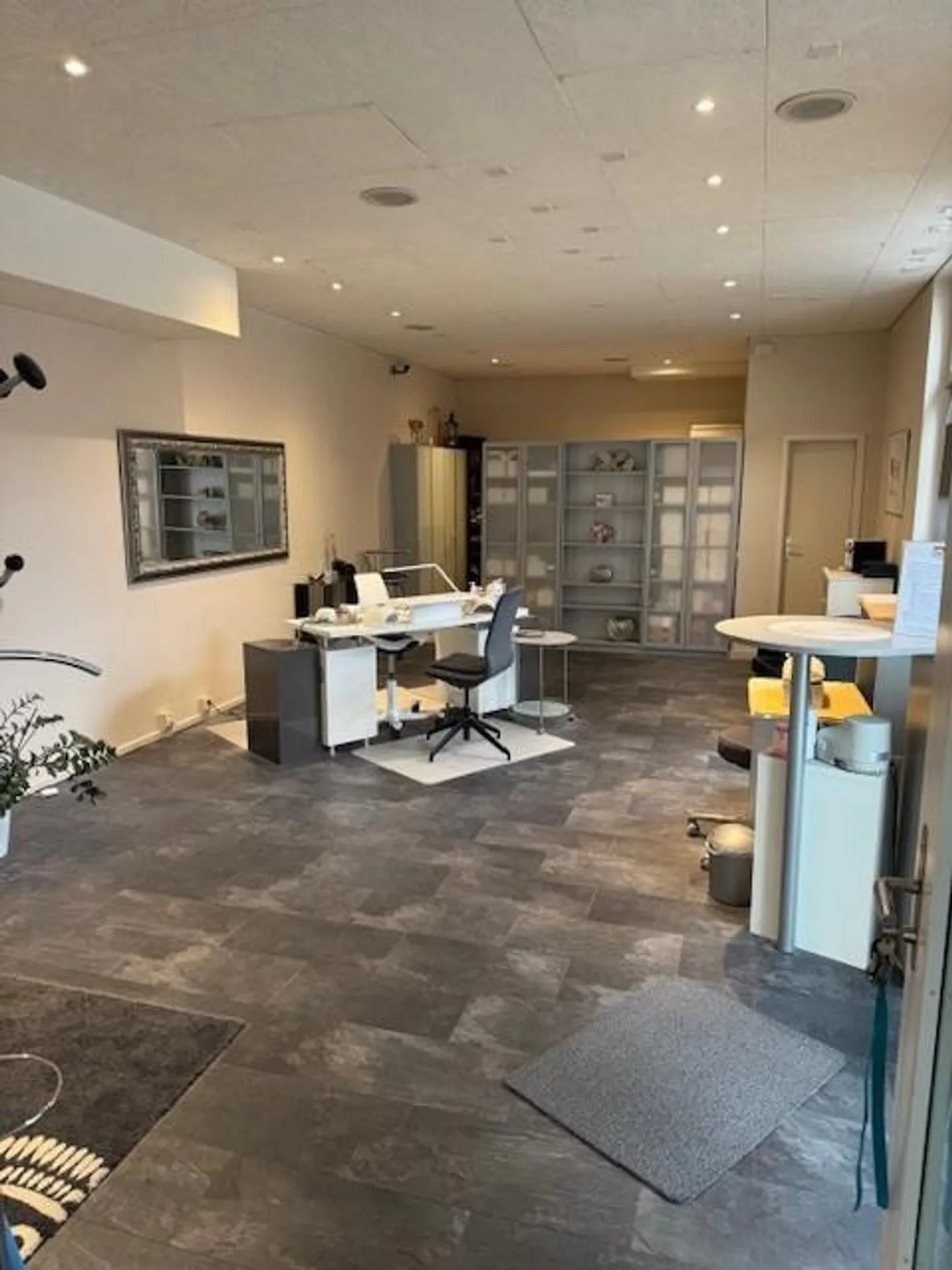 Prime Location Uster: Your Chance for the Perfect Commercial Space! - Photo 1 of 4