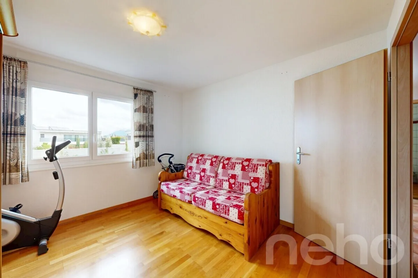 Bright 3-Room Apartment - Perfect Condition - Quiet Neighborhood Fully - Photo 9 of 12