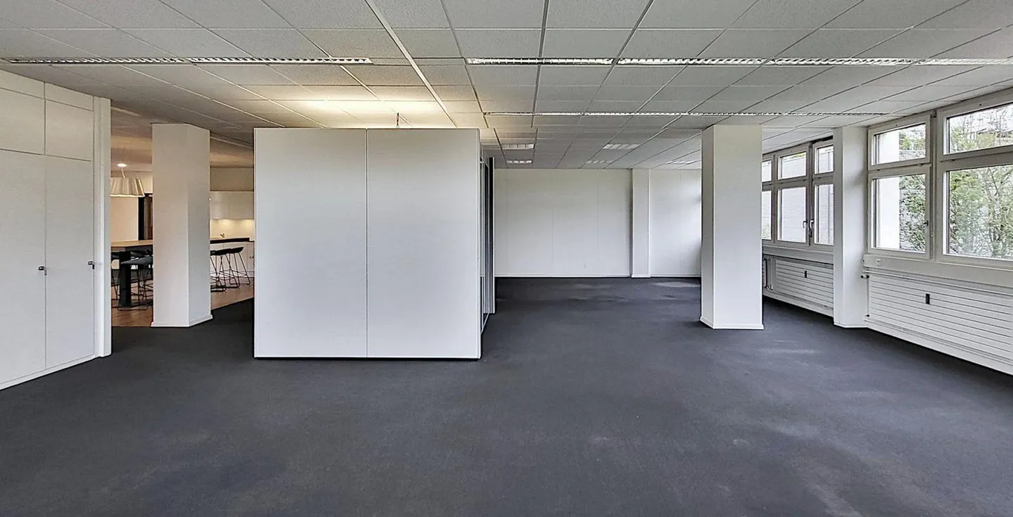 Espaces commerciaux/bureaux passionnants et climatisés à Urdorf ! - Photo 6 sur 16