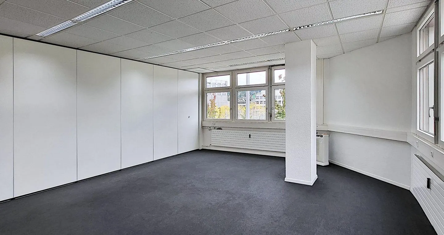 Espaces commerciaux/bureaux passionnants et climatisés à Urdorf ! - Photo 8 sur 16