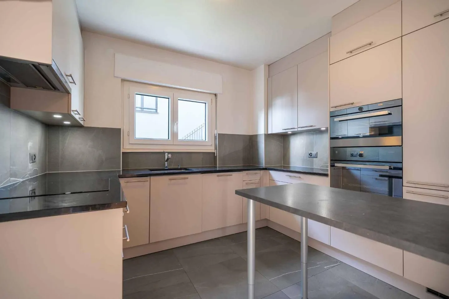 Appartement élégant avec vue sur le lac - Photo 6 sur 11