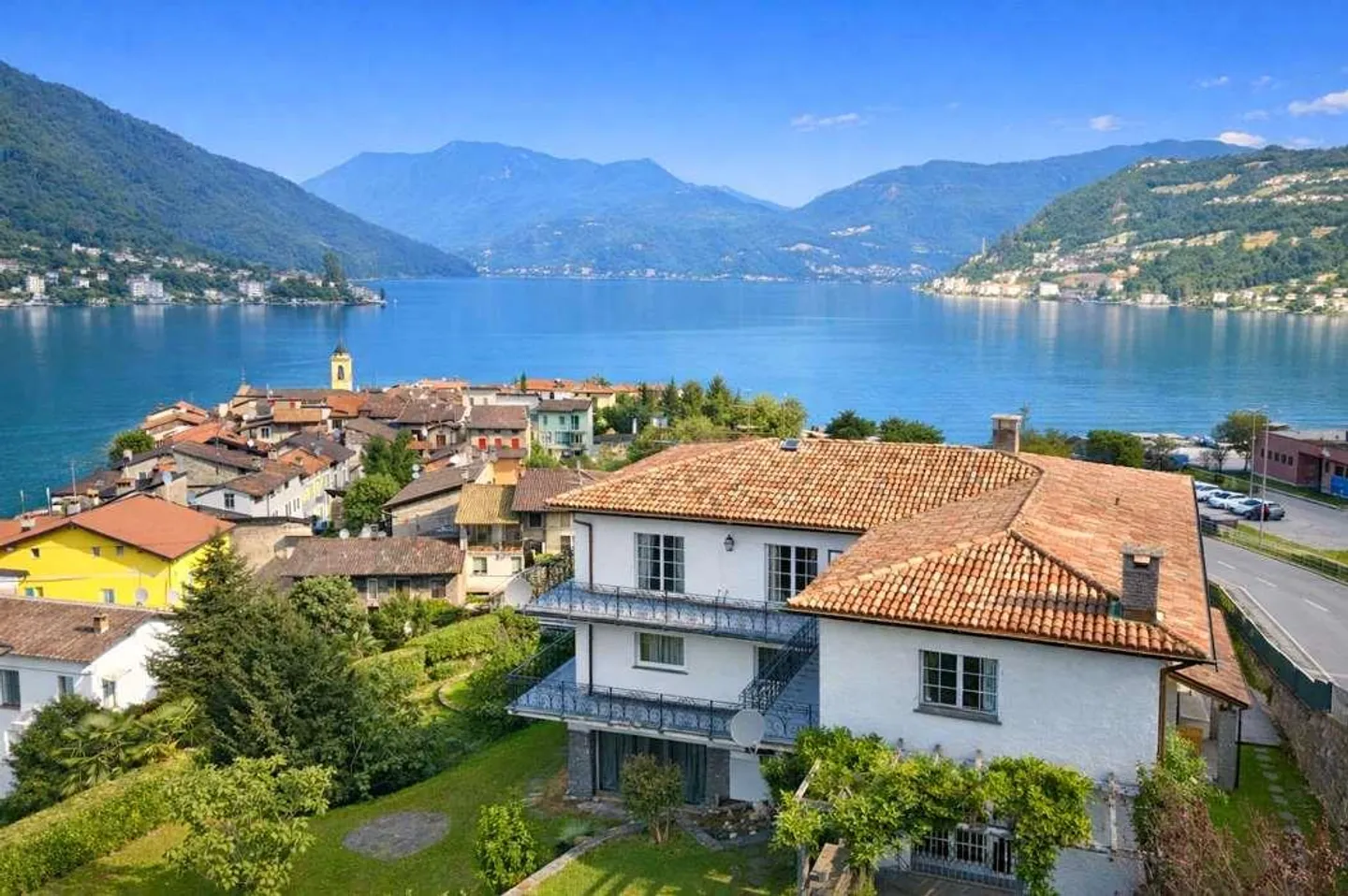 Villa panoramique sur le lac Ceresio avec grand jardin - Photo 3 sur 12