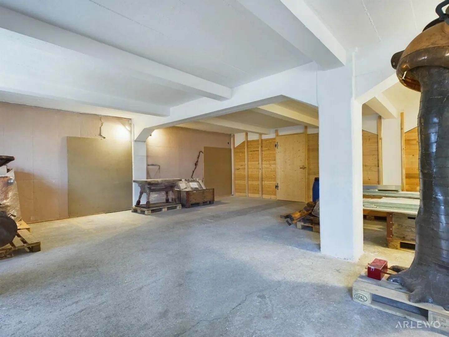 Warehouse | Logistics | Commercial Space - Photo 3 of 10