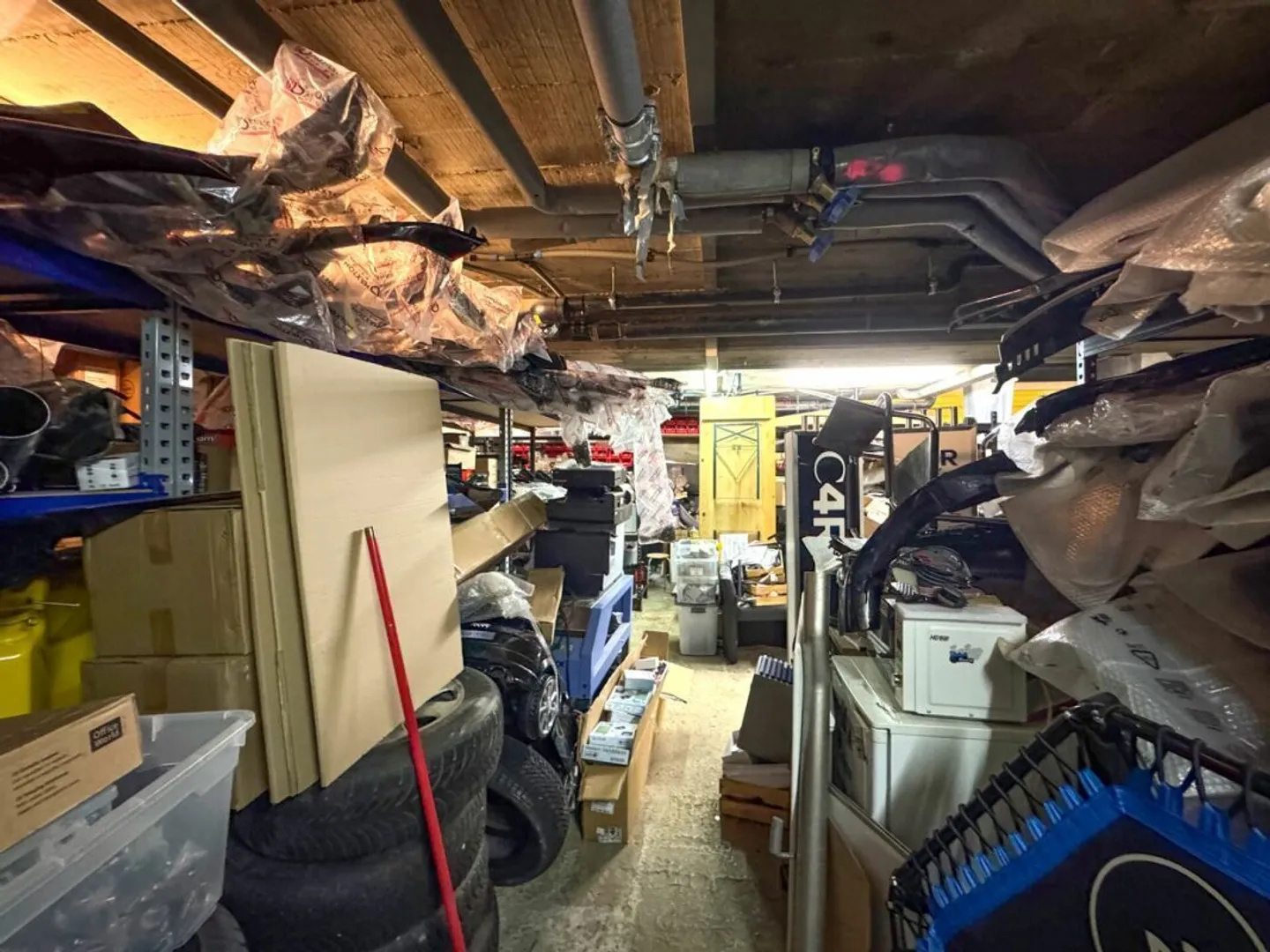 Magazzino vicino al centro. - Foto 4 di 10