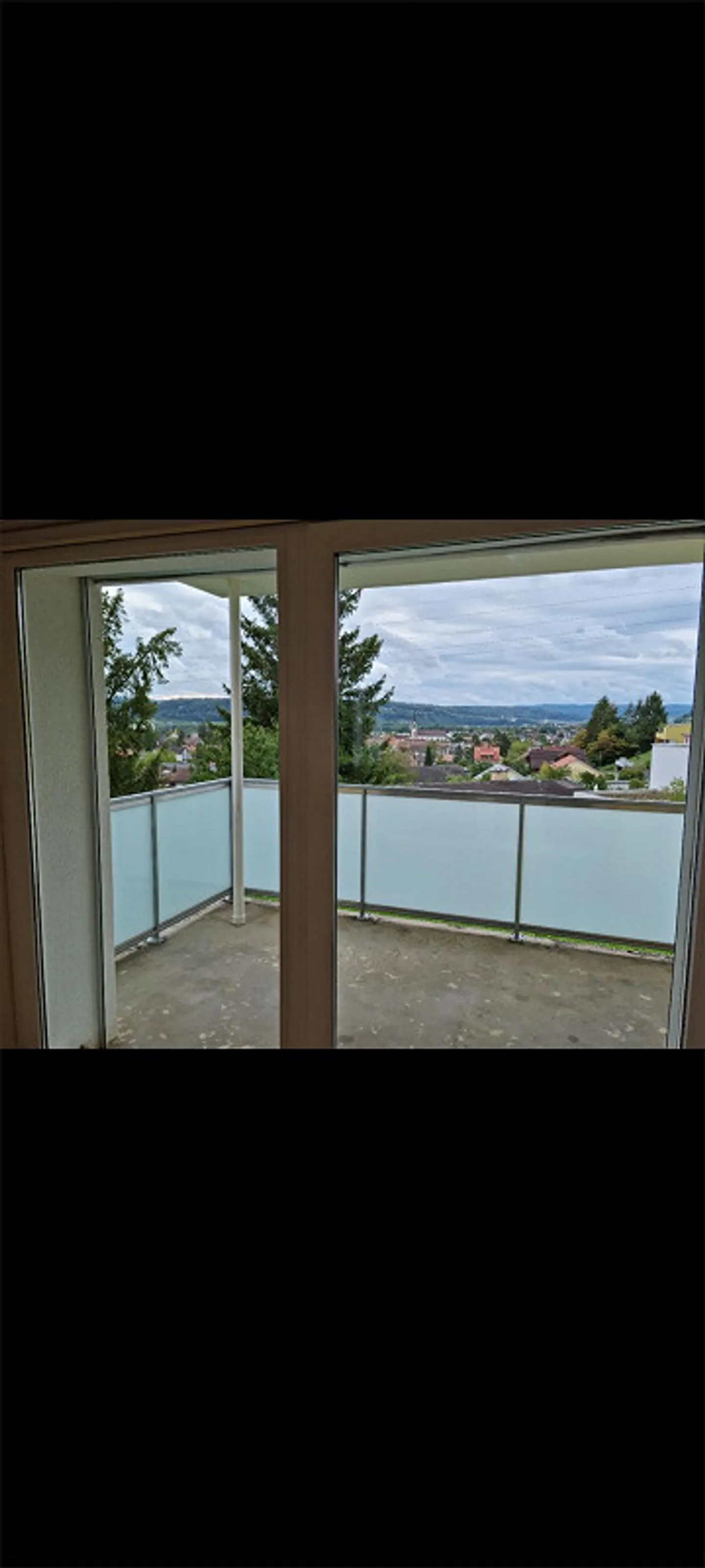 Appartement spacieux et lumineux de 4,5 pièces - Photo 1 sur 11