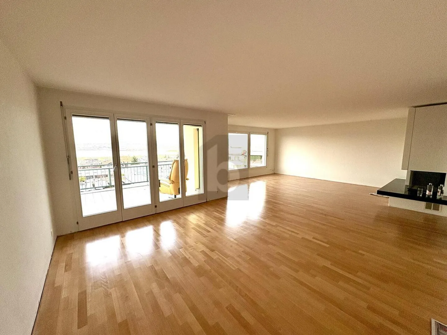 RUHIG, ZENTRAL UND MIT SEESICHT - Foto 2 von 6