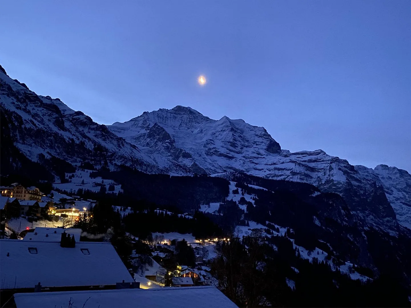 Chalet alpin de 7,5 pièces avec vue panoramique sur les montagnes, Wengen - Photo 15 sur 17