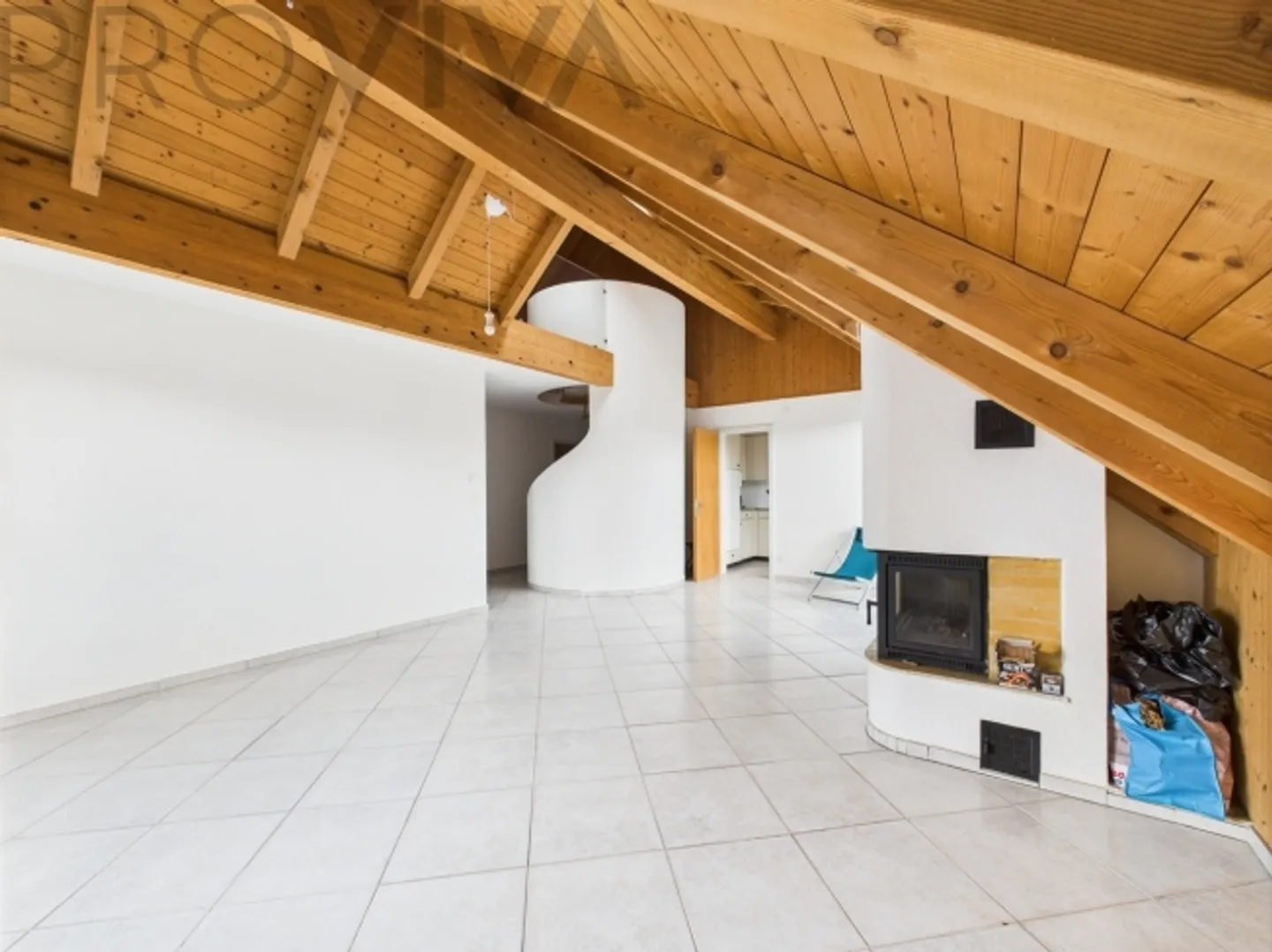 Bijou on two floors - Photo 2 of 7