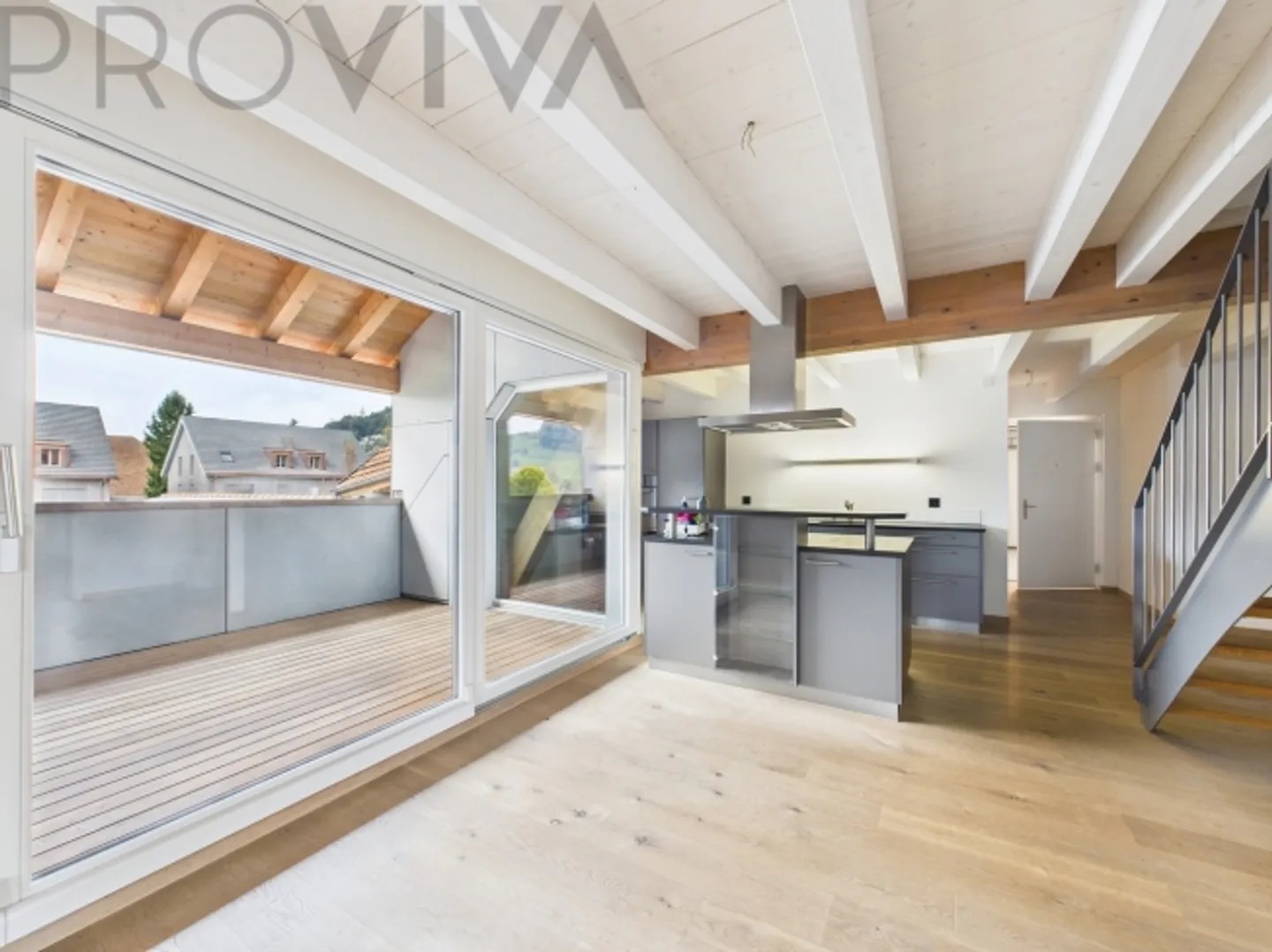 Appartamento attraente di 5,5 stanze con galleria in mansarda - Foto 2 di 10