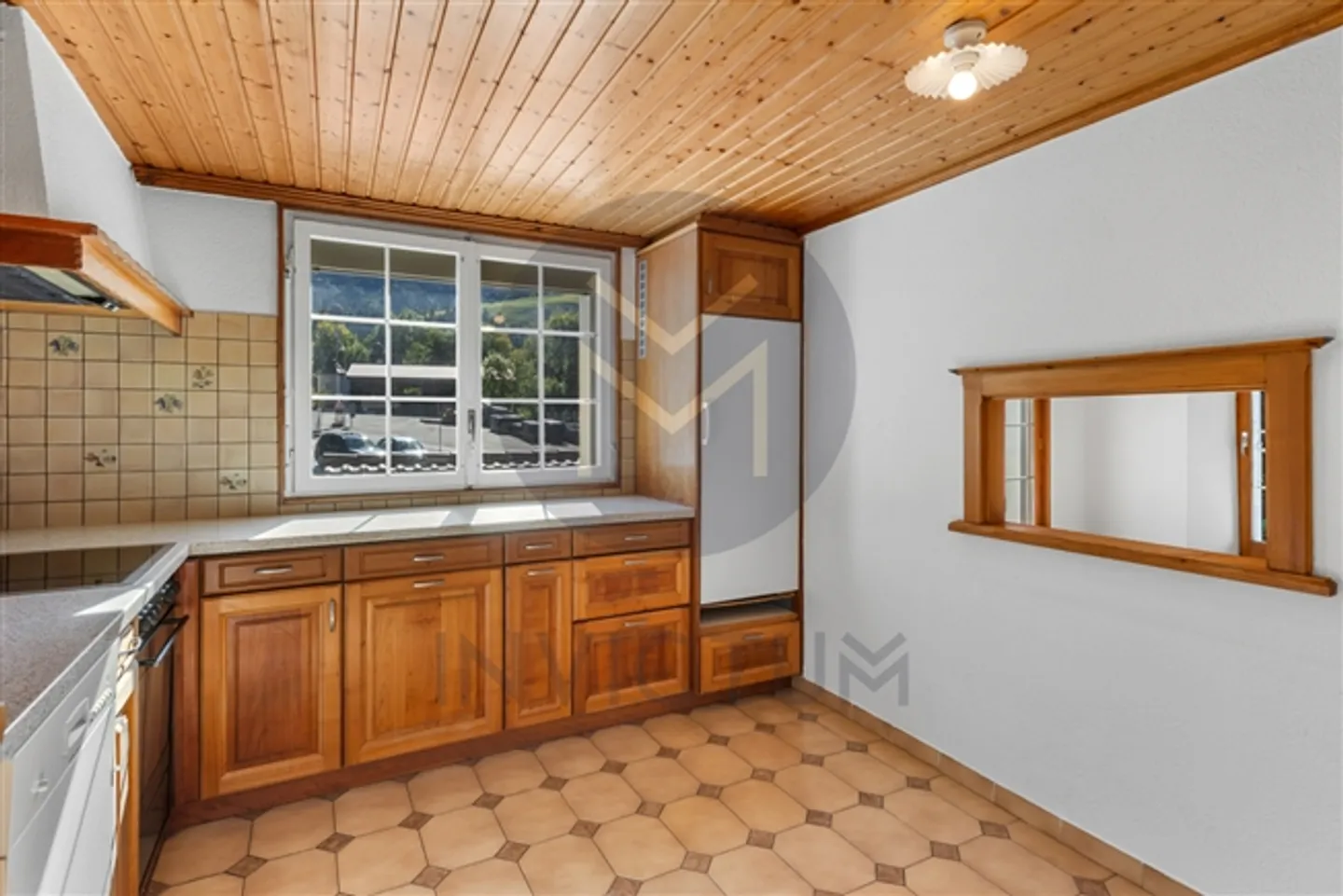 Maison individuelle spacieuse de 9,5 pièces avec deux appartements à Les Avants. - Photo 12 sur 20