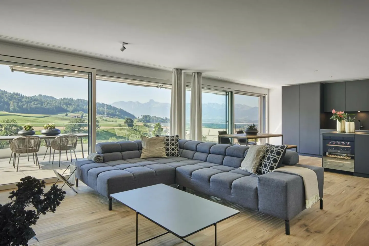 LA VISTA - APPARTAMENTO TERRAZZA ARIOSO CON PANORAMA MONTANO - Foto 3 di 14