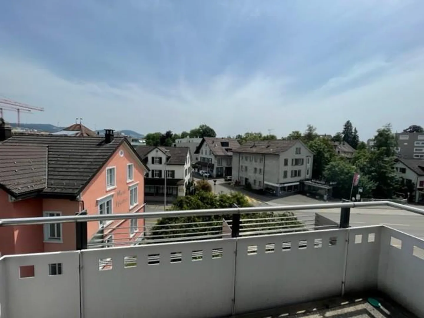 appartamento 2.5 camere affascinante e luminoso in posizione centrale - Foto 2 di 4