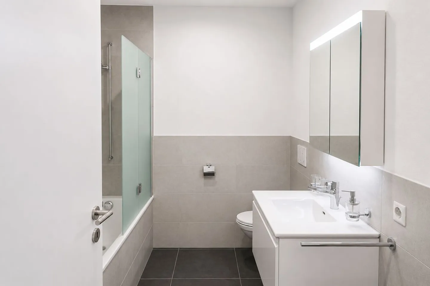 Spacious 4.5-room apartment with large terrace - Photo 4 of 6