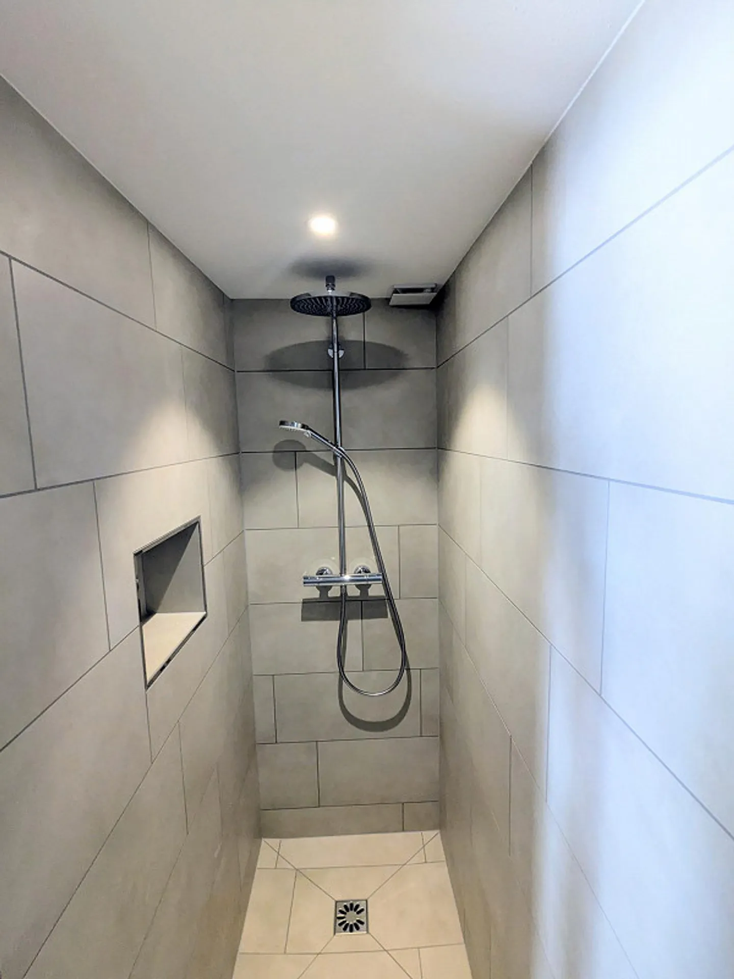 Wunderschöne Wohnung mit Werkstatt - Foto 6 von 6