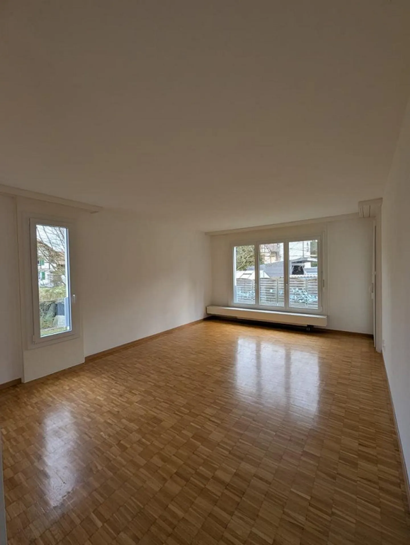 Bright 4.5-room apartment on the raised ground floor - Photo 3 of 12