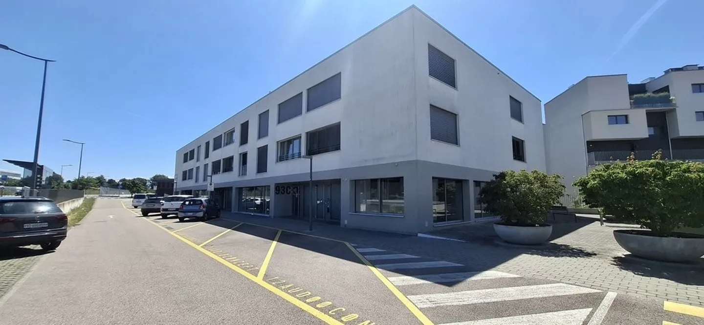 Spaziosa superficie commerciale al piano terra di 127m2 - Foto 3 di 8