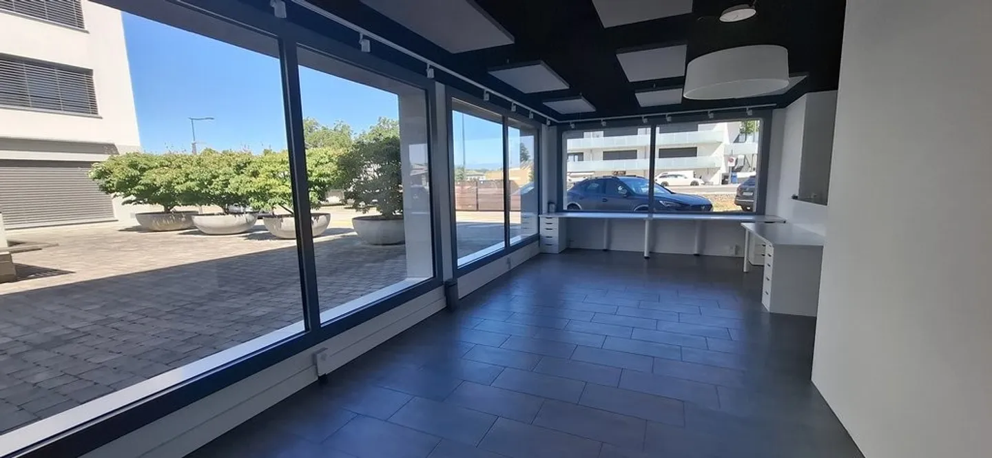 Spaziosa superficie commerciale al piano terra di 127m2 - Foto 8 di 8