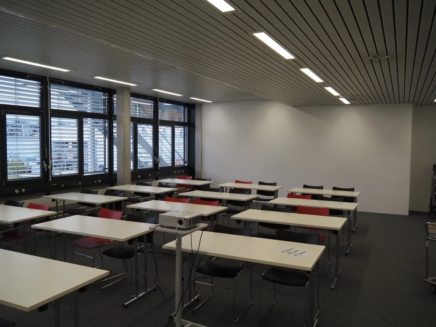 Verwaltungsfläche von 93 m2 im 1. Stock - Foto 2 von 2