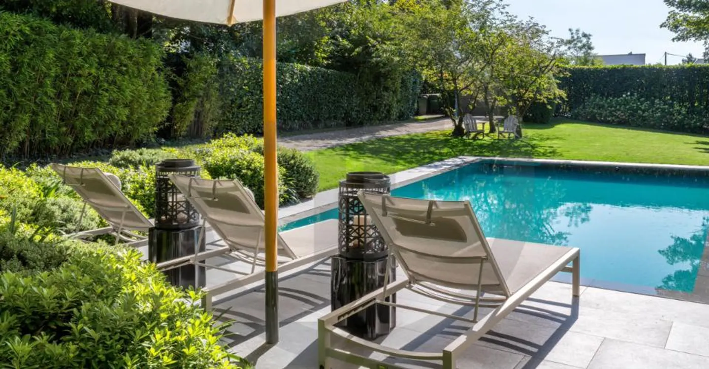 Luxurious detached house for sale in Vésenaz with superb swimming pool - Photo 1 of 12