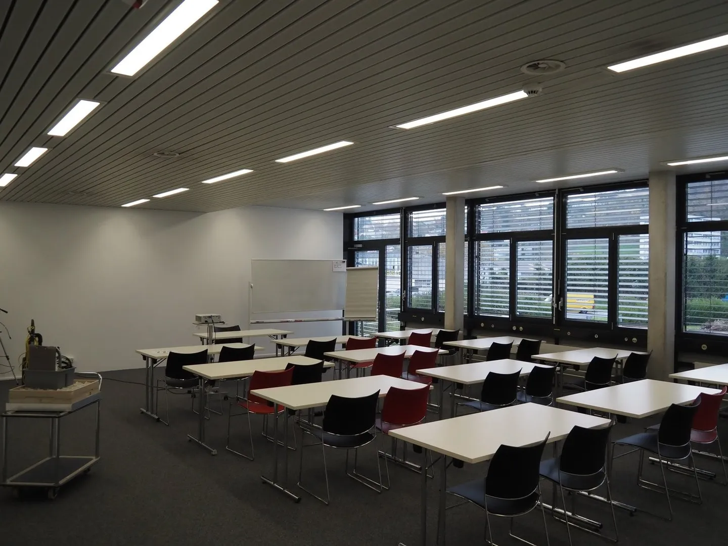 Verwaltungsfläche von 93 m2 im 1. Stock - Foto 1 von 2