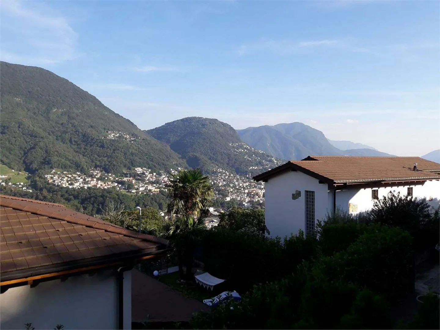Comano - Geräumiges und Helles Einfamilienhaus (5 Schlafzimmer) mit Garten - Foto 10 von 13