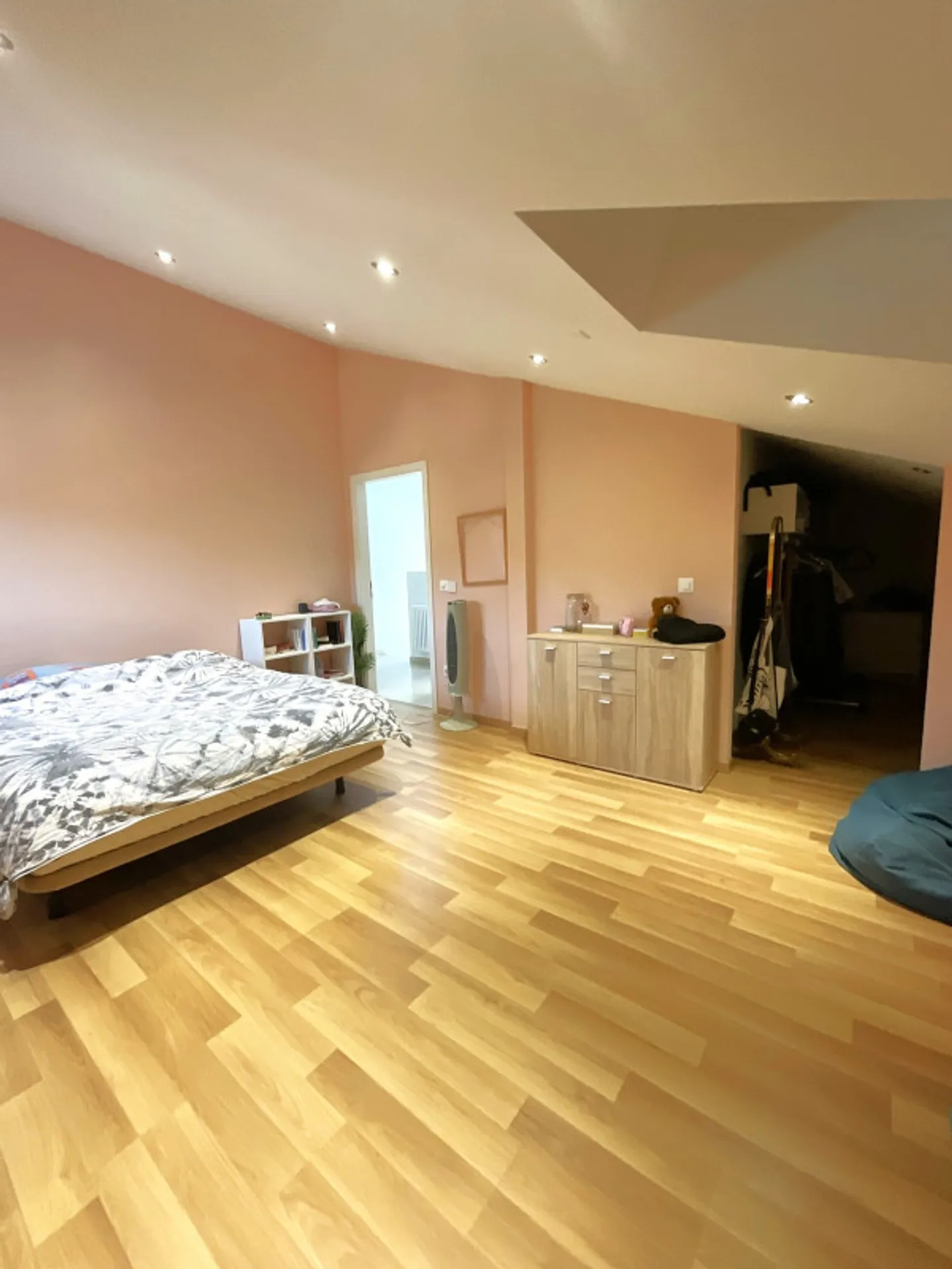 Penthalaz - Villa familiale rénovée avec appartement indépendant aménagé - Photo 10 sur 13