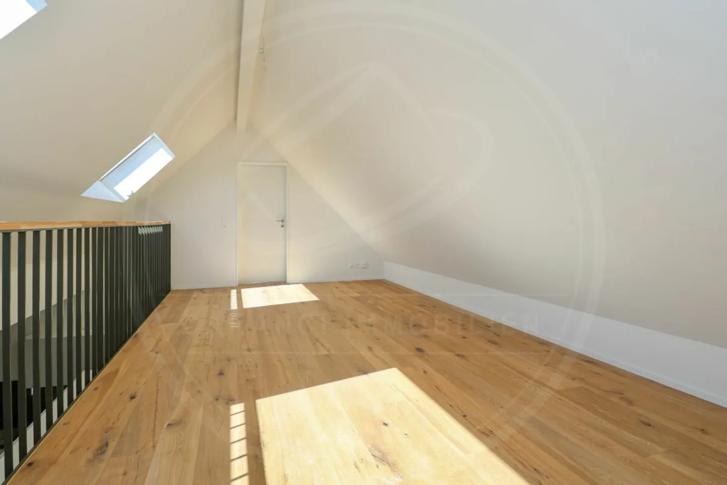 Modern Living on Two Levels - 2.5-Room Maisonette Apartment with Charm - Photo 7 of 12