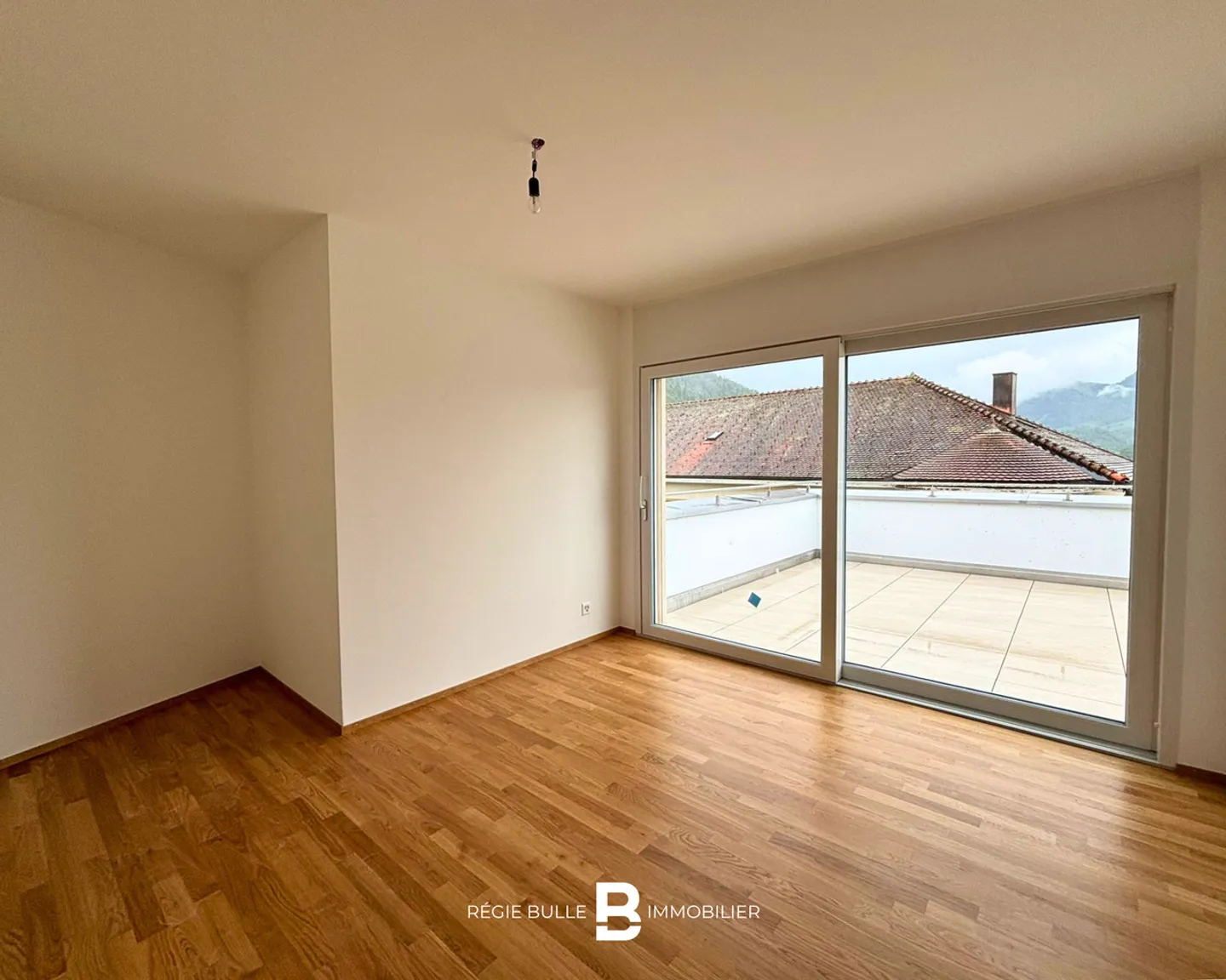 Broc - Magnifico attico di 4.5 stanze nuovo in affitto - Foto 9 di 12
