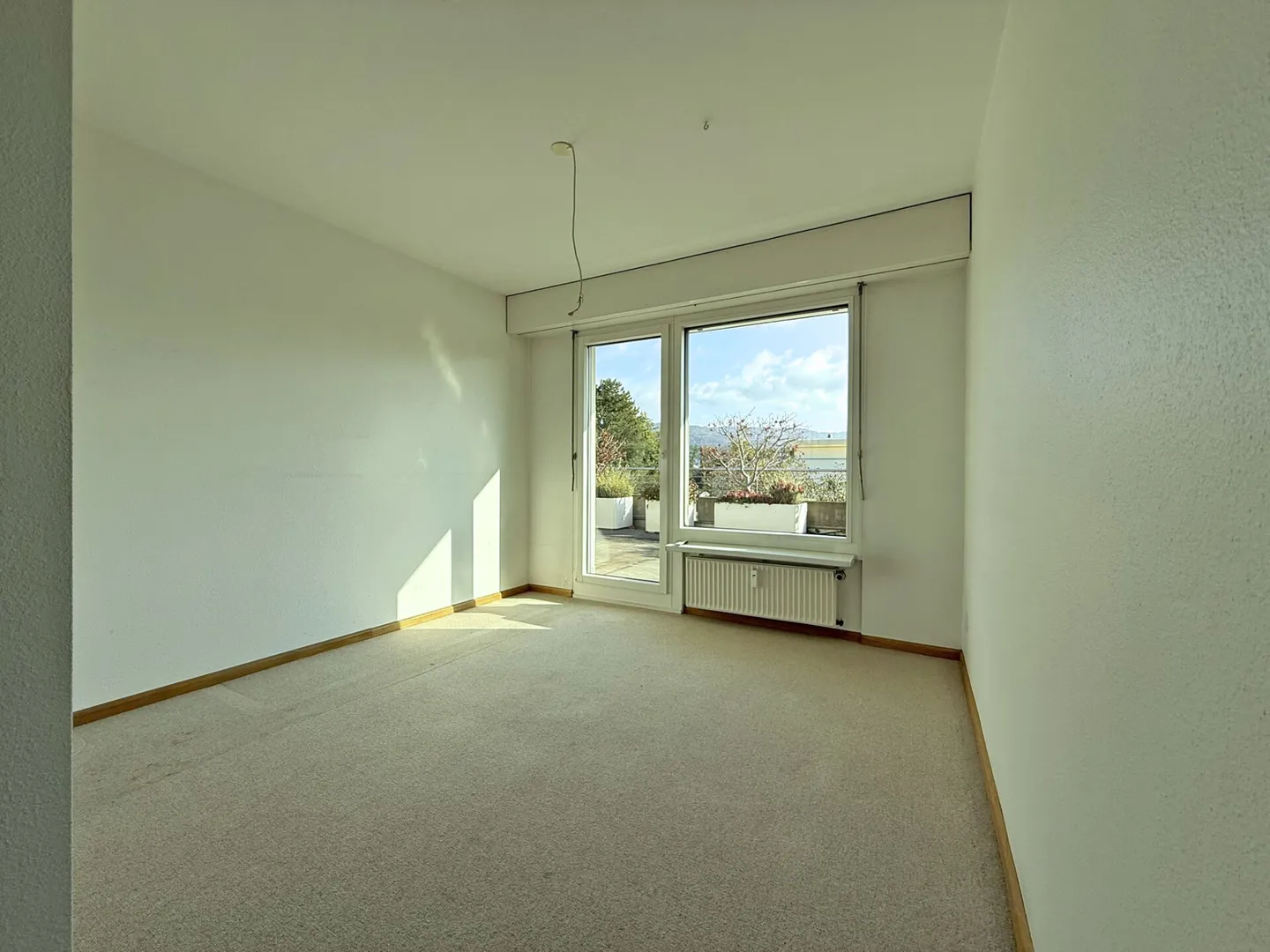 3.5-Room Penthouse Apartment - Photo 4 of 11