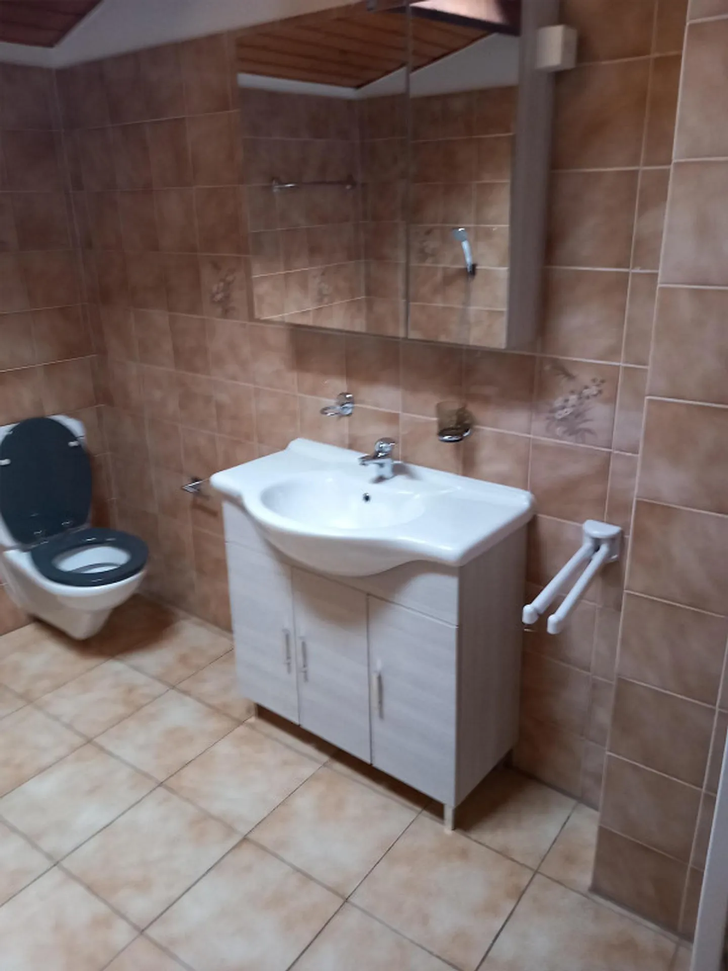 Appartamento mansardato con travi a vista - Foto 15 di 16