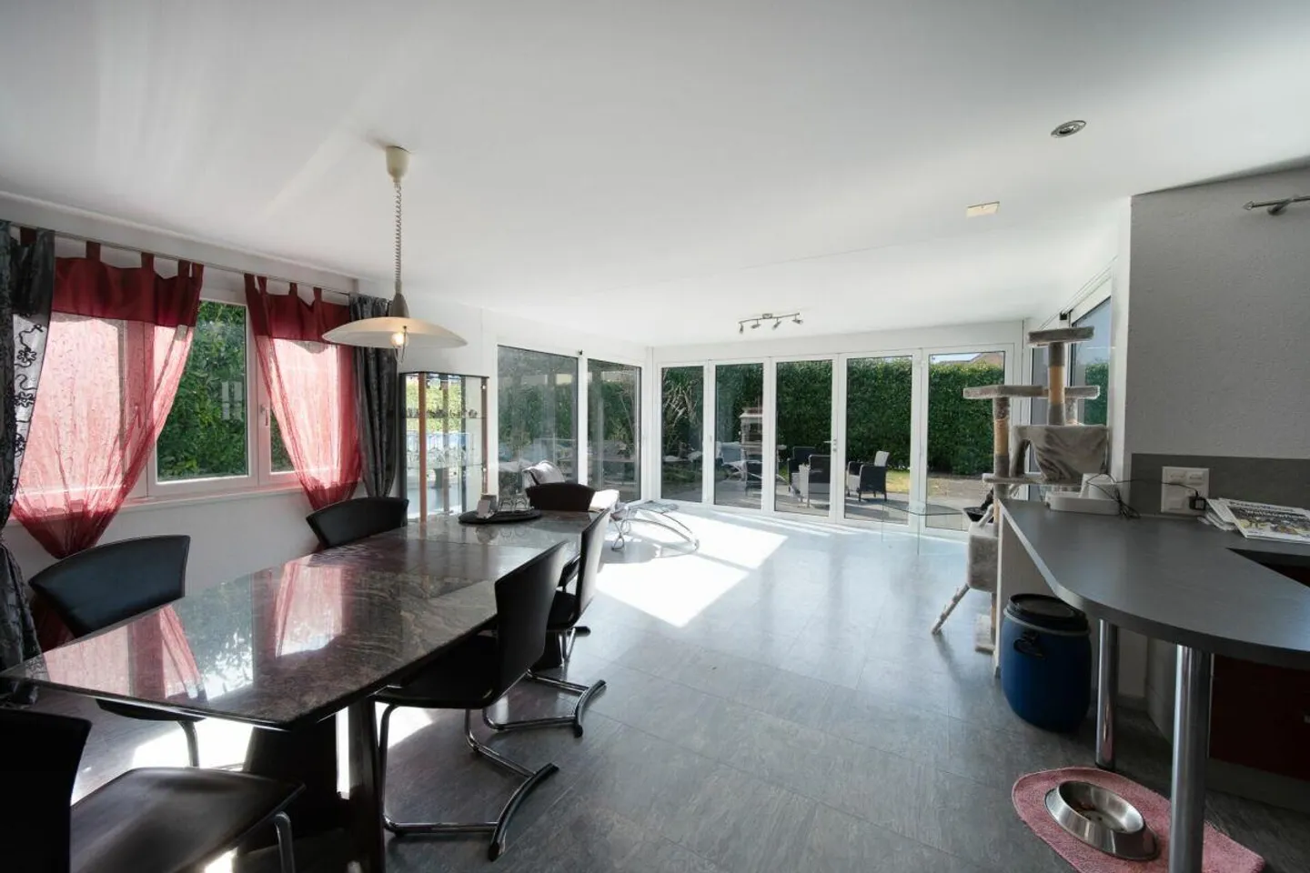 Bella casa con piscina e stalla - Foto 3 di 16