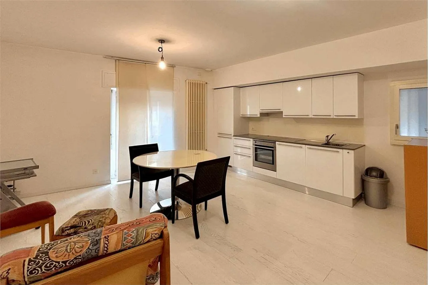 Cozy 2.5-room apartment in the city center - Photo 1 of 13