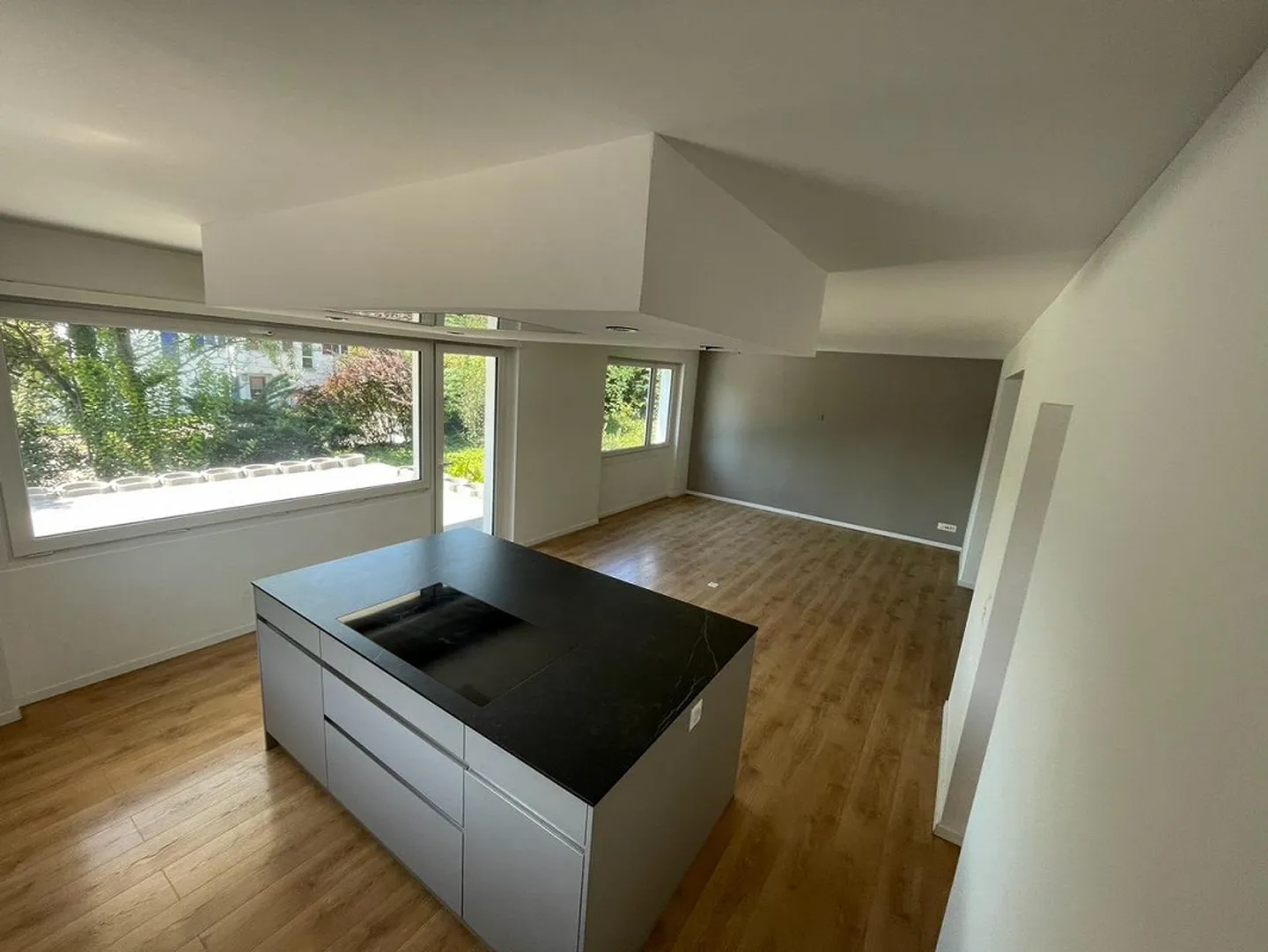 Exklusive, renovierte 5-Zimmer-Erdgeschosswohnung in Küsnacht - Foto 2 von 13