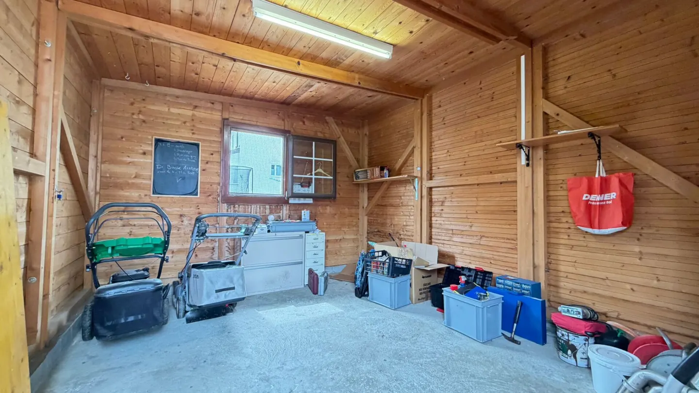 Detached 6.5-Room Single-Family House with Double Garage, Large Garden, and Lots of Potential - Photo 24 of 24