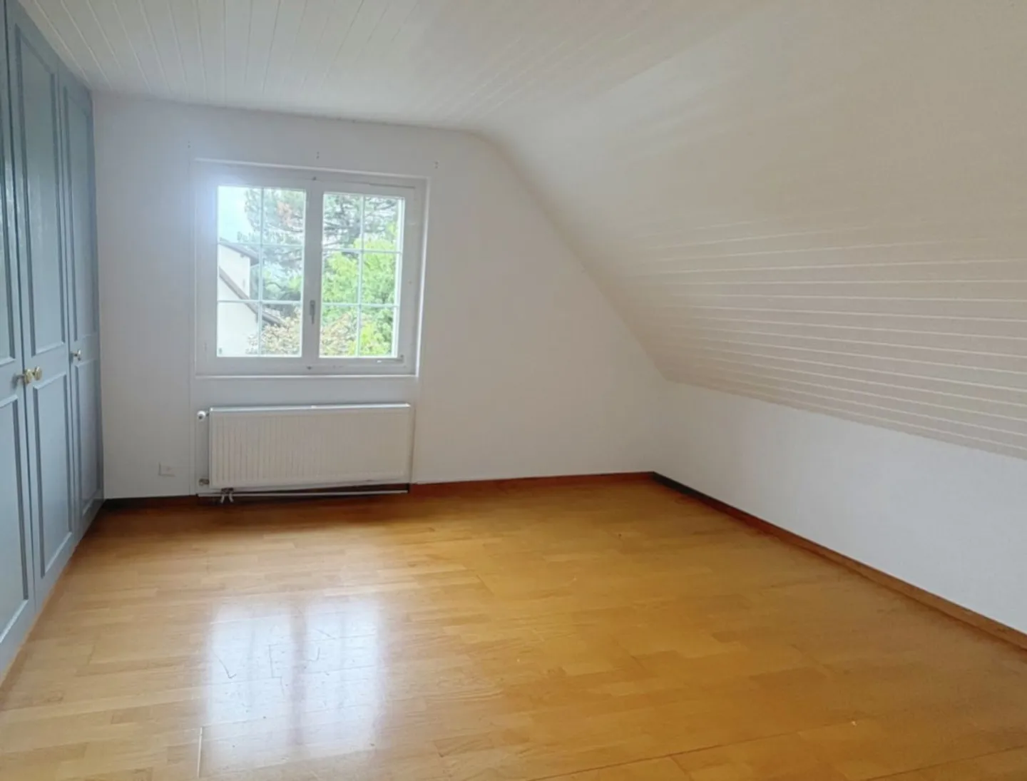 Charmanter renovierter Bungalow mit 5,5 Zimmern in absoluter Ruhe mit schöner Aussicht - Photo 6 sur 9