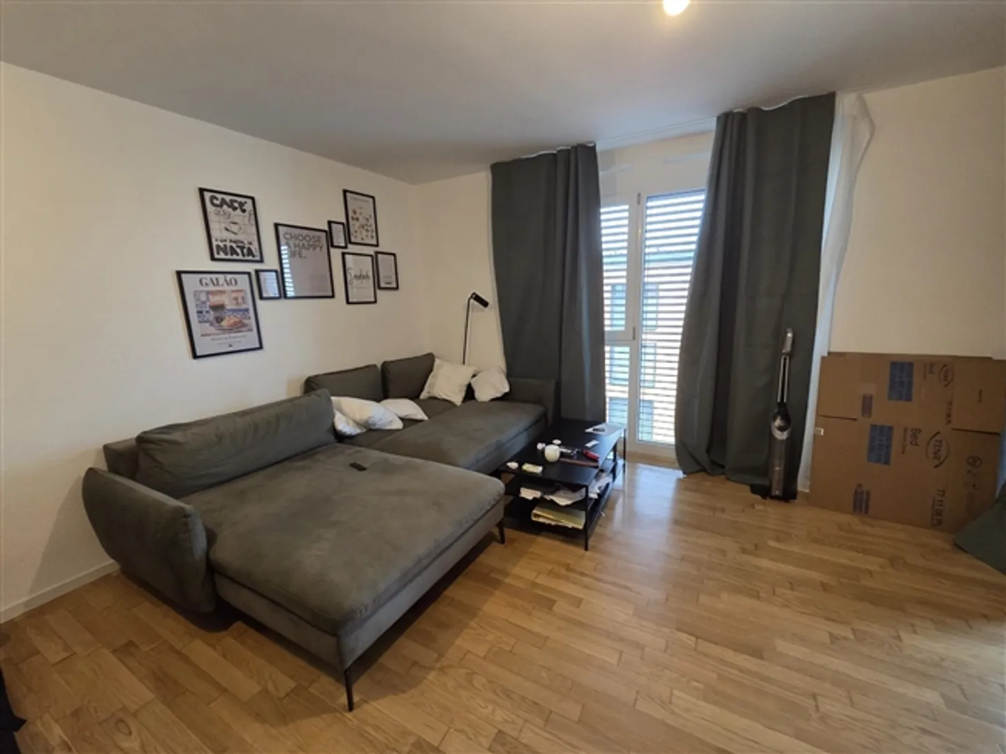 «Charmante 2.5 Zimmerwohnung im 5. Stock» - Foto 2 von 7