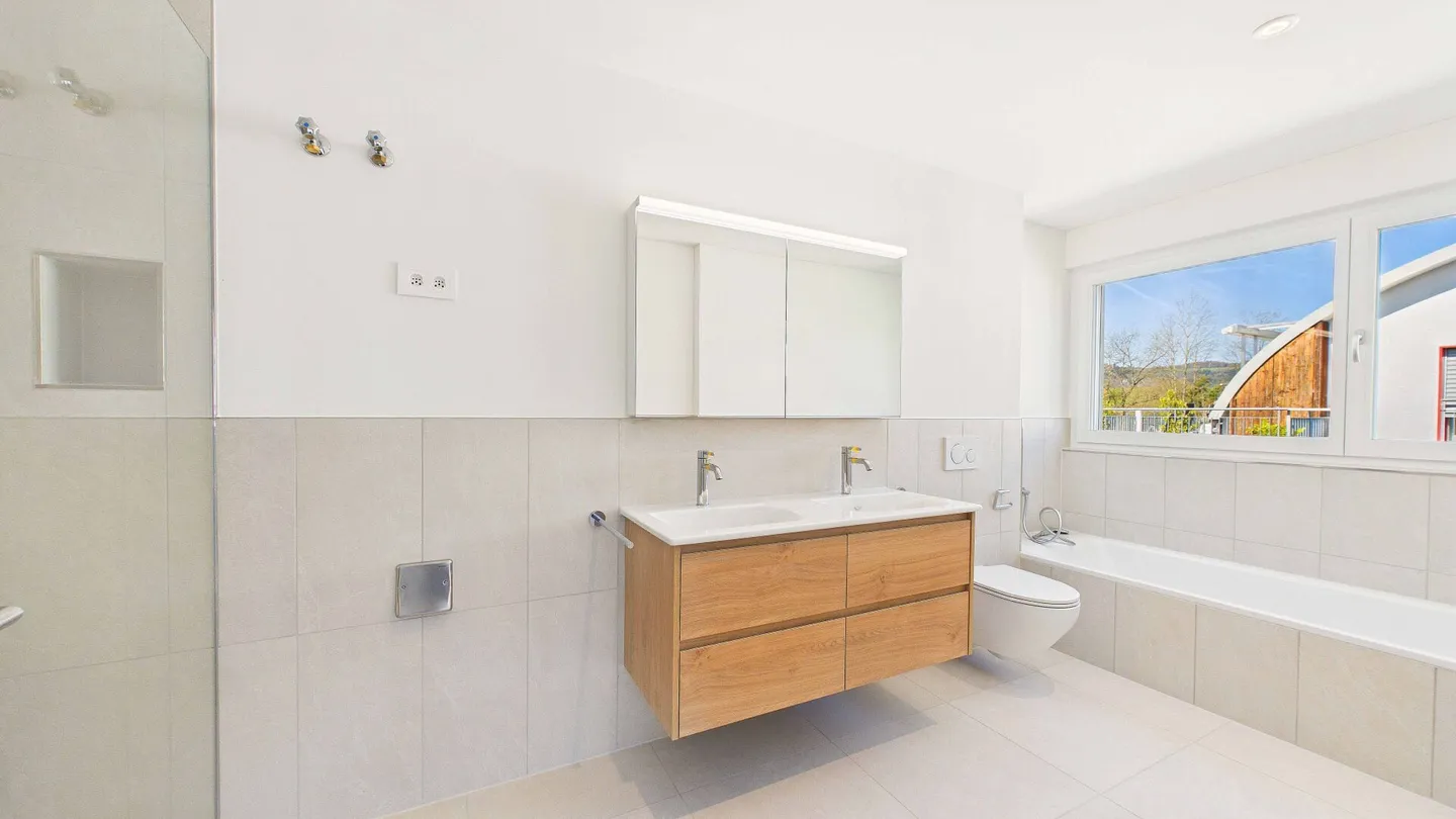 Gartenwohnung mit grosszügigem Aussenbereich - modernes Wohnen in neuwertiger Qualität - Photo 6 sur 9